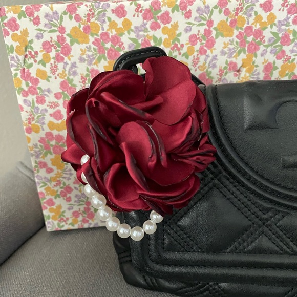 Red Satin Floral Pearl Bag Charm/Keychain - Picture 3 of 9